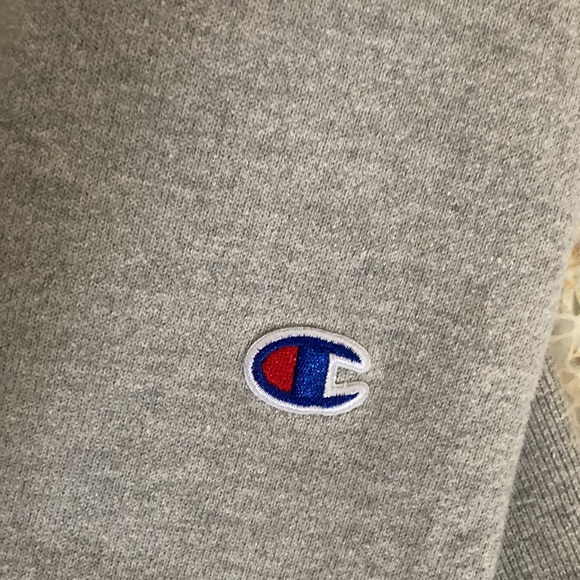 Champion Reverse Weave Crew Neck Sweatshirt, Oxford Gray, XL (Fits like M) - Picture 3 of 3